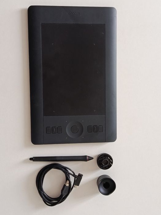 Графический планшет Wacom Intuos Pro S (Small pth-451)