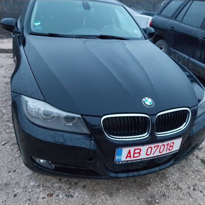 Vind bmw 318 an 2012 stare foarte buna