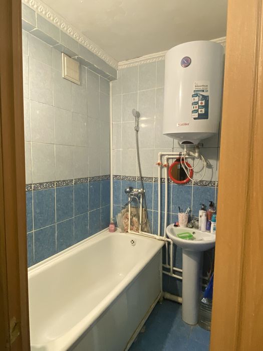 Продается 3  комнатная квартира