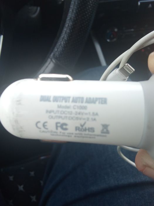 Продам зарядку iPhone оригинал