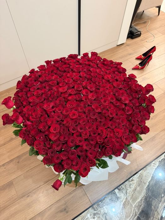 Продам букет из 301 красной розы
