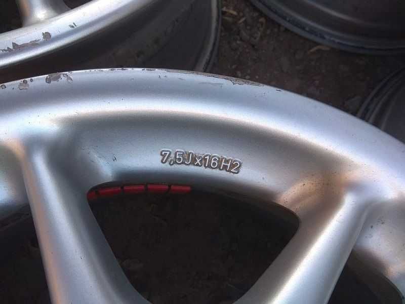 Продам оригинальные легкосплавные диски "Azev"