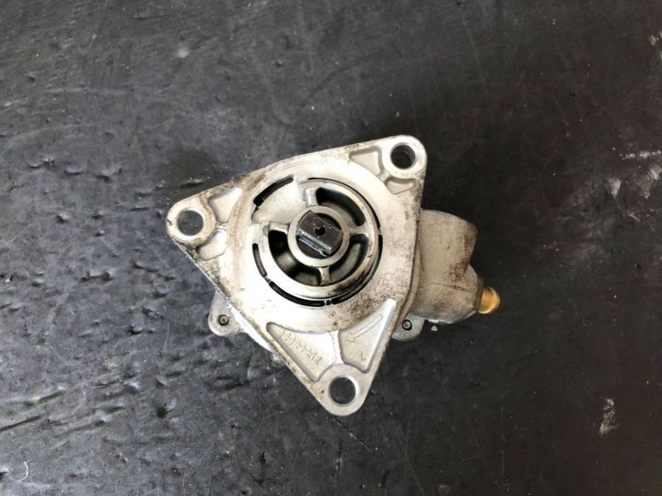 Pompa vacuum 1.9 d fiat  bravo 2
