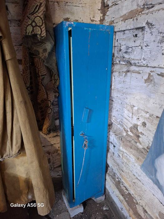 Продам заводской сейф