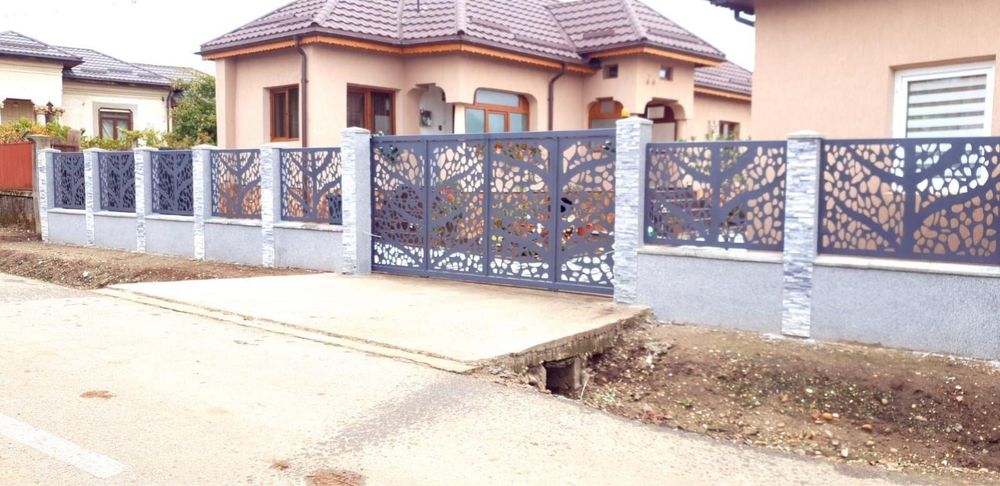 Gard fier forjat, Porti debitate personalizate