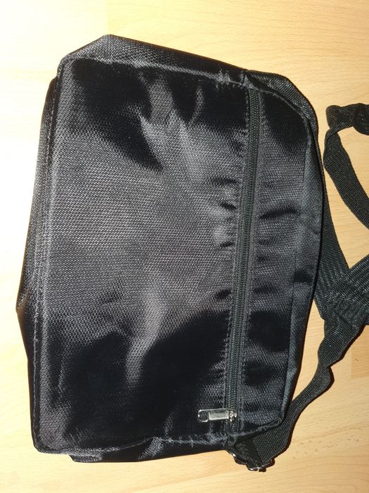 Geanta mesenger noua