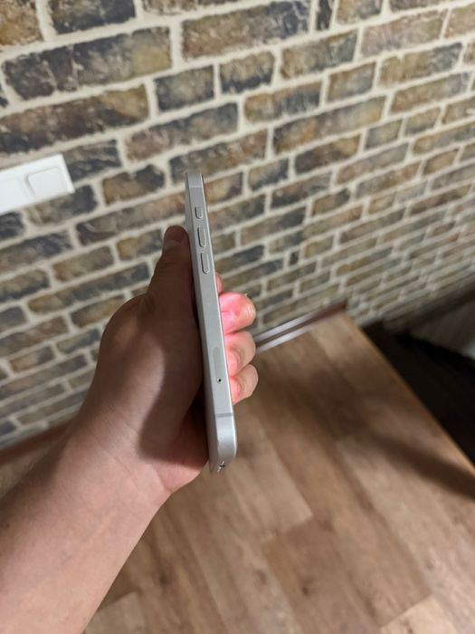 Iphone 16e,100%,128гб