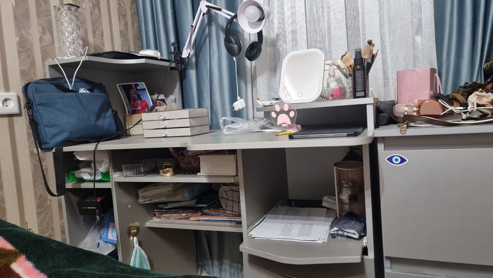 Продаётся стол для учебы