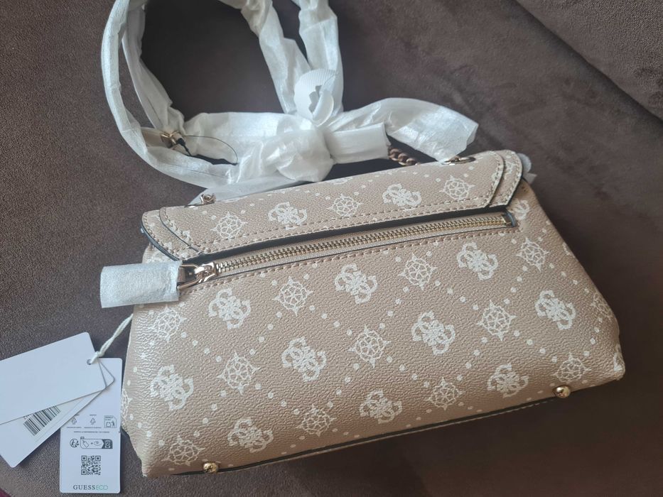 Чанта Guess за рамо