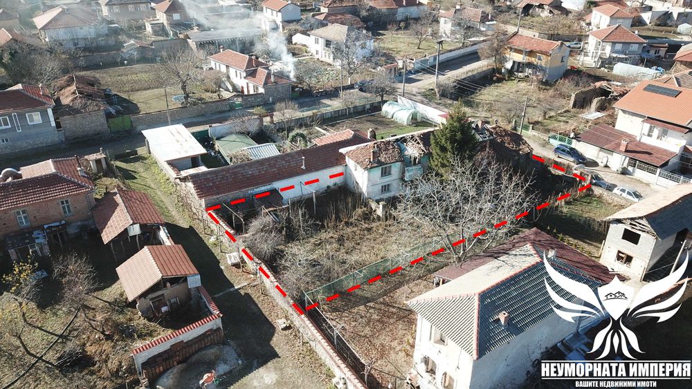 Продавам стара къща 165РЗП с хубав двор 610кв. в с.Тополово