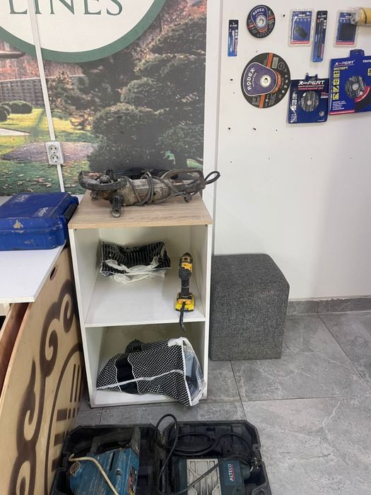 Продам вывеску, мебель и технику