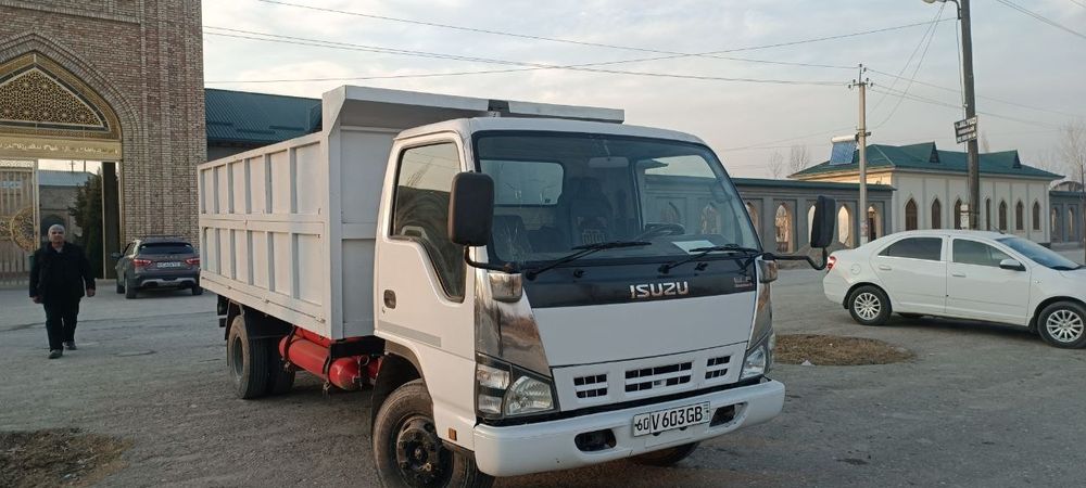 Исузу самасвал сотилади.