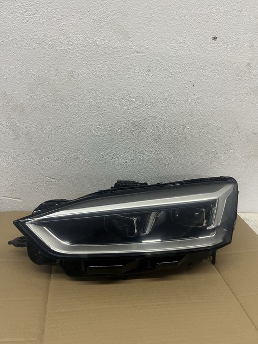 Far stanga audi a5 8w matrix