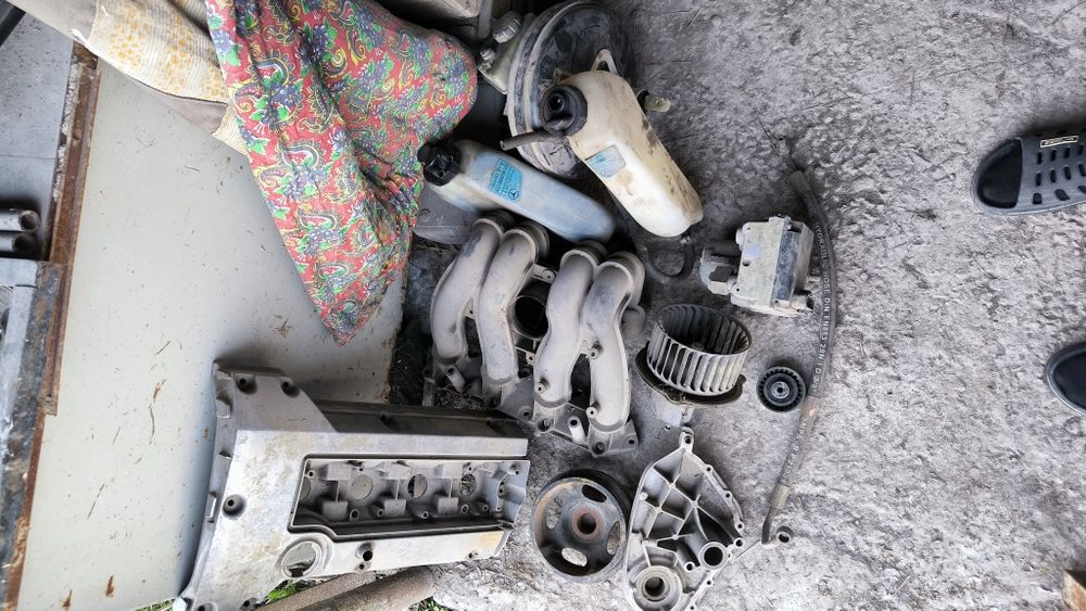 Срочно продам запчасти Мерс 124