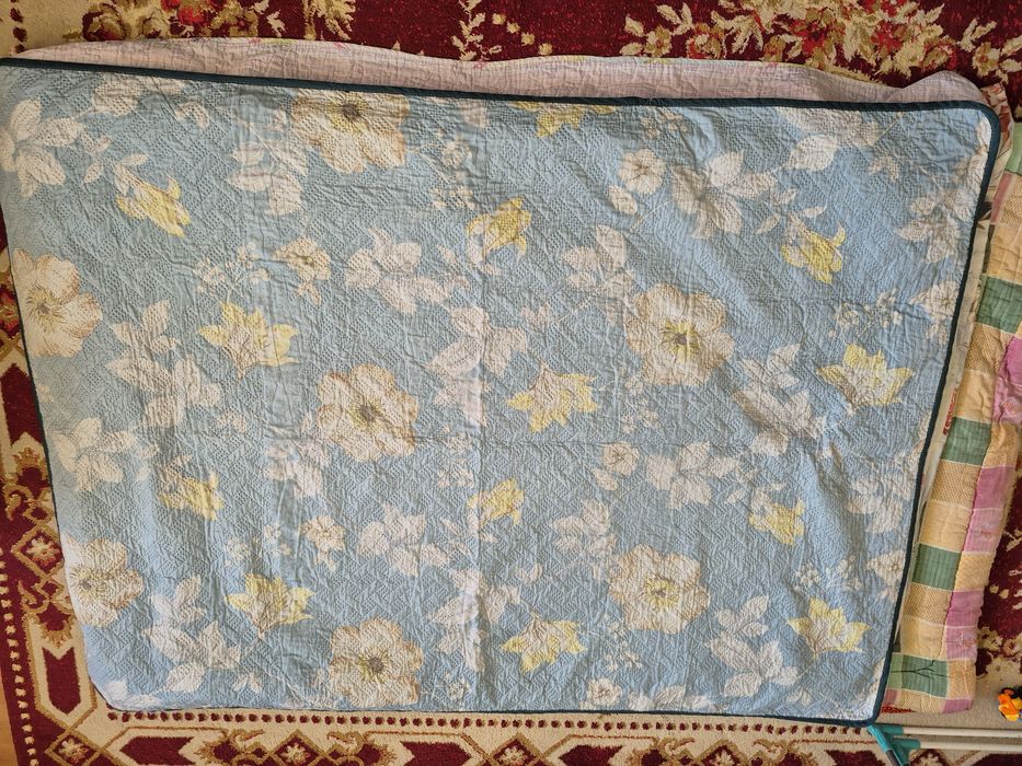 Одеяло, корпе, подушки,покрывало