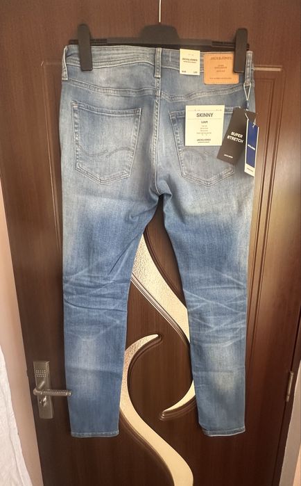 Blugi rupti dama noi