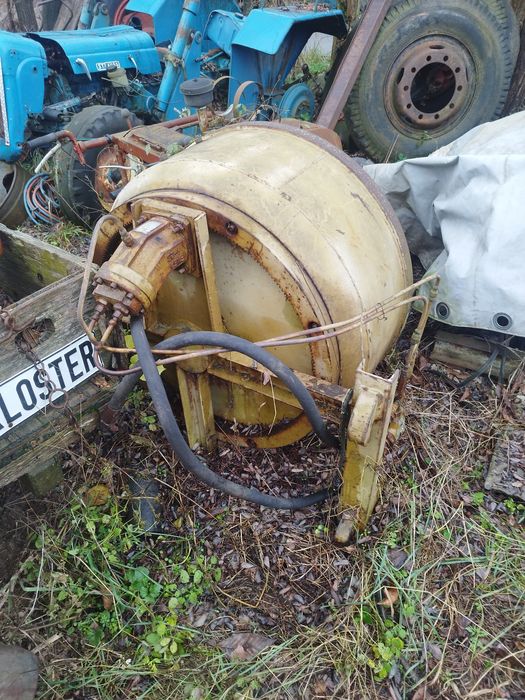 Vând punți AB si Betoniera