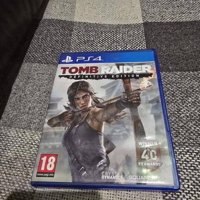 Продавам  Tomb Raider Definitive edition Ps4