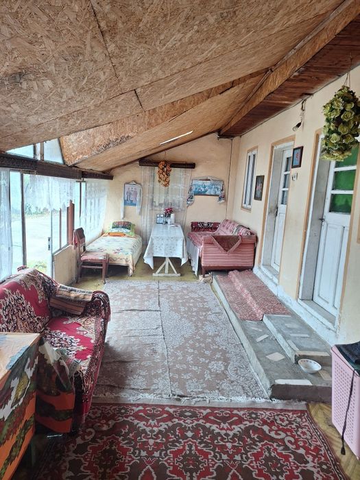 Vând casă în Cornești, poziție excelentă