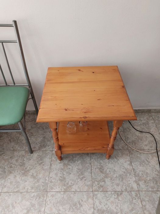 Спални и легла с матраци, маси-тоалетки от чам масив