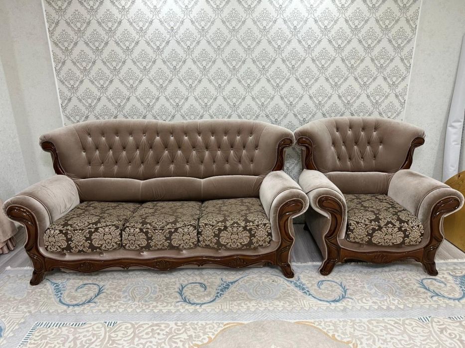 Продам диван и шторы