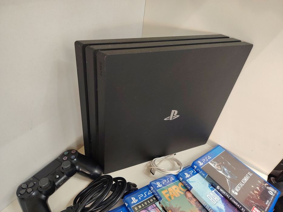 Хб! Playstation 4 Pro 1TB +13 игри