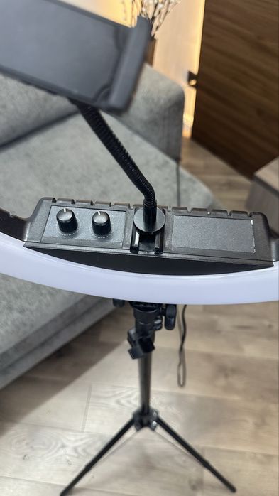 Продам кольцевую LED лампу