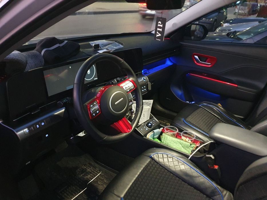 Продавам Хюндай кона  на една година 17000км