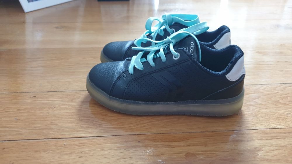 Pantofi sport, Geox