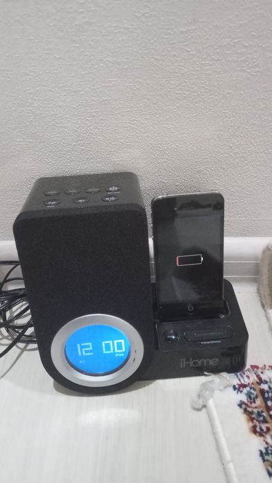 Телефон Айфон 4 s