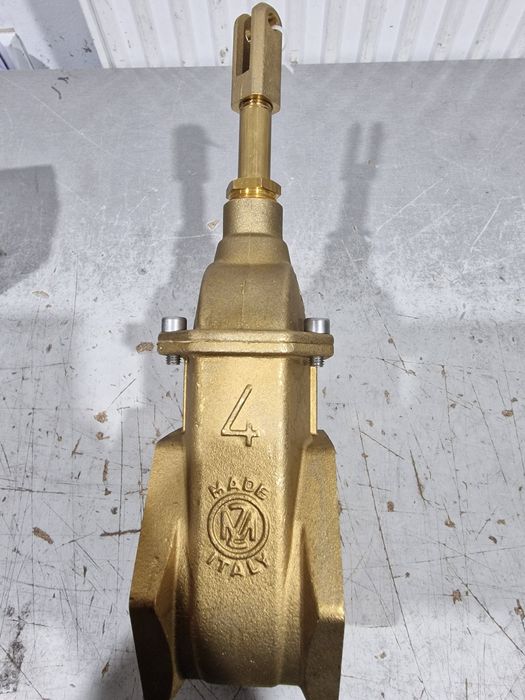 Vana robinet 4 toli import Italia original preț 1250 lei cu tva se poa