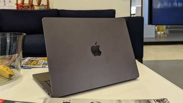 MacBook Pro M3 Pro 16 inch