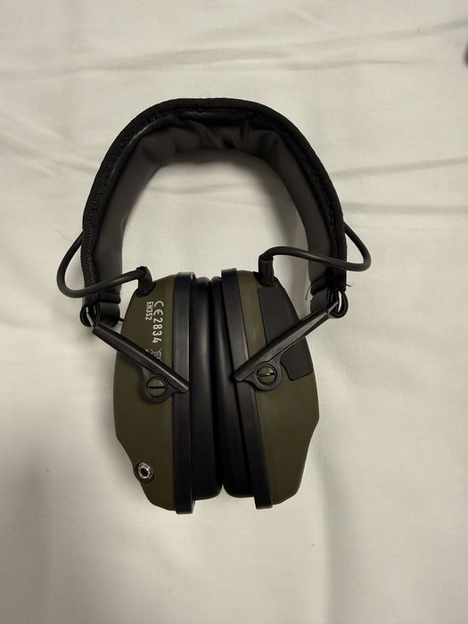 Casti tactice de protectie auditiva electronice anti-zgomot