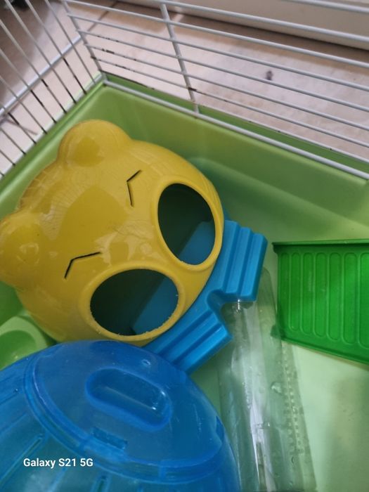 Продам клетку для хомячка +еда