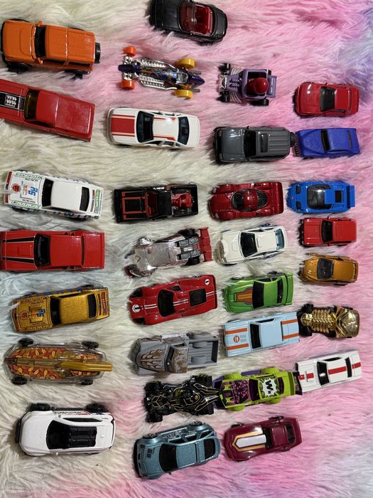 Hot wheels 30 штук