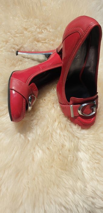 Pantofi cu toc Guess – roșu-coral, mărimea 36
