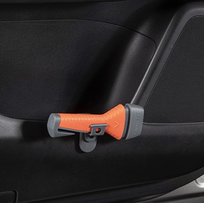 Авариен чук и нож за колан Toyota/Lexus PW023-00011 (Safety Hammer)
