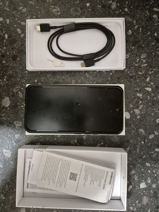 Samsung Galaxy A54 5G, varianta cu 8GB RAM și 128GB memorie internă.