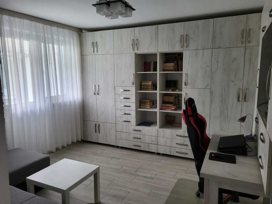 De vanzare apartament cu 2 camere decomandat