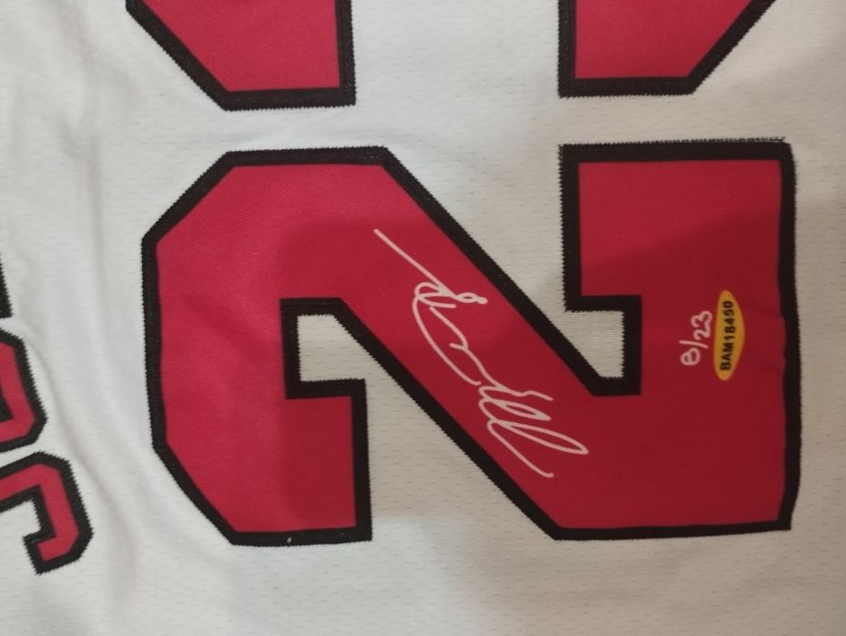 Баскетболен потник Michael Jordan Chicago bulls 97/98 с брандиран подпис