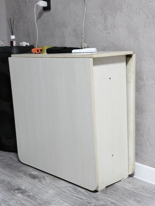 Стол  книжка продам