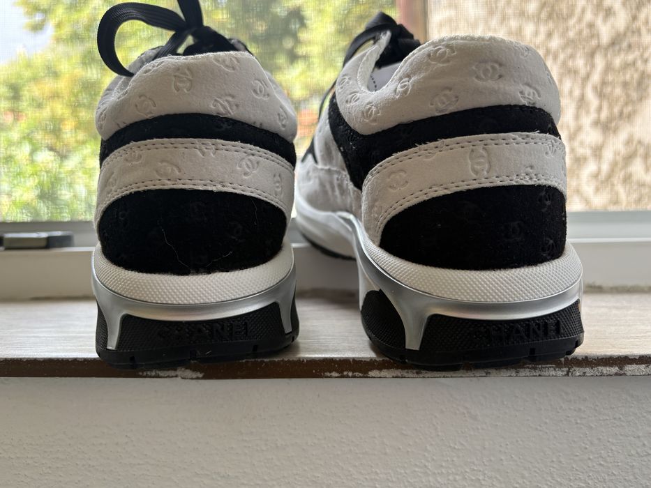 Vand adidasi Chanel