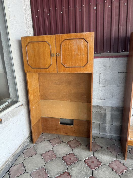 Отдам даром деревянных два шкафа самовывоз