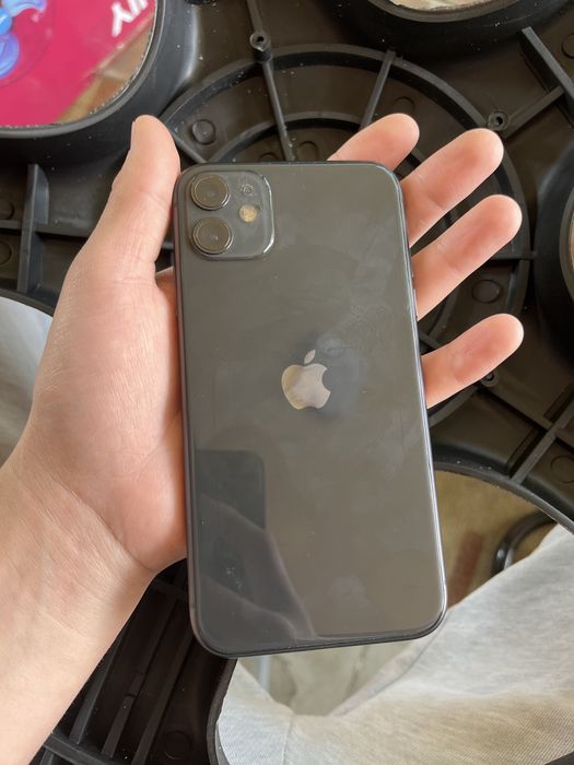 Iphone 11 почти новый