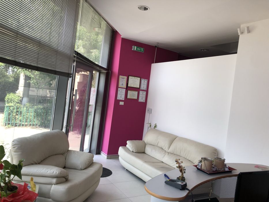 Inchiriez spatiu in zona ultra centrala, zona Calarasi colt cu Grivita