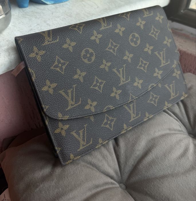 Оригинален клъч louis vuitton