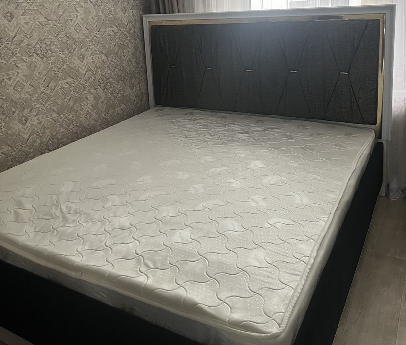 Срочно продается спальный гарнитур