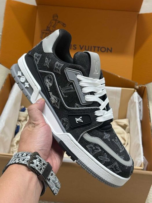Adidasi Louis Vuitton Trainer Premium