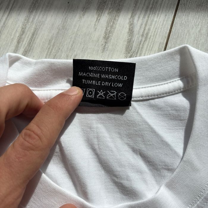 Stussy бяла тениска с голямо S на гърба и лого XL нова