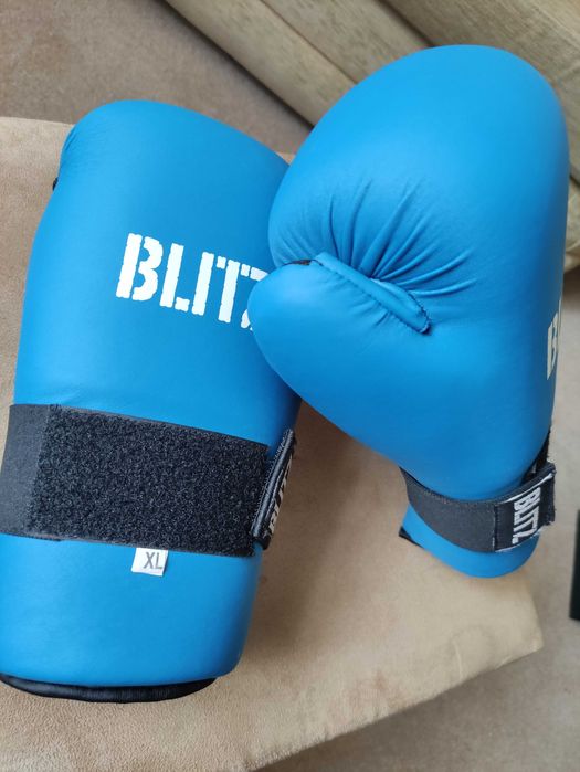 Blitz Мъжки спаринг ръкавици, подходящи за тае куон до